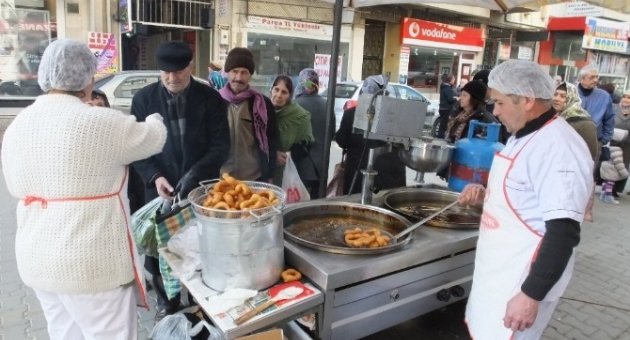Burhaniye’de Hayır Lokması İş Kapısı Oldu