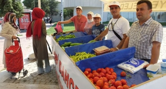Burhaniye’de Hobi Bahçesi Ürünlerine Yoğun İlgi