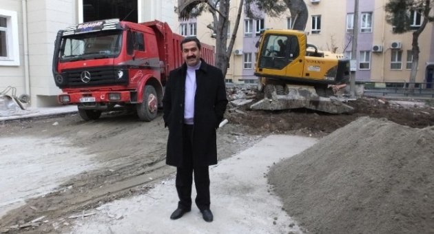 Burhaniye’de Hükumet Konağına Çevre Düzenlemesi