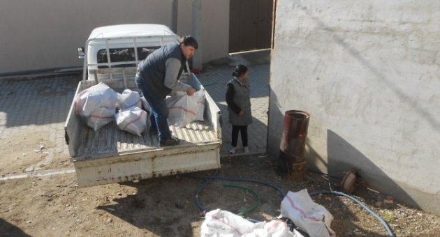 Burhaniye’de İhtiyaç Sahiplerine Belediye Yardımı