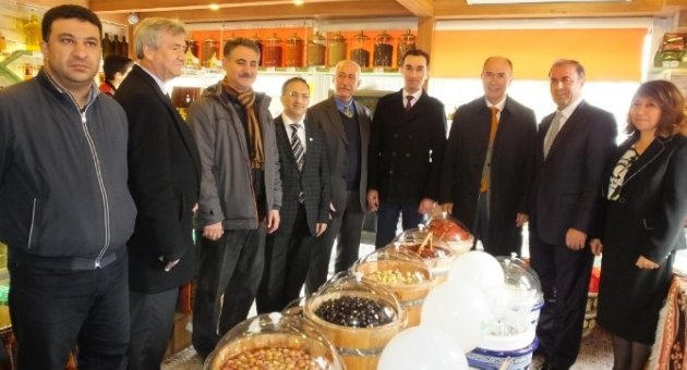 Burhaniye’de İki Kaymakamlı İşyeri Açılışı