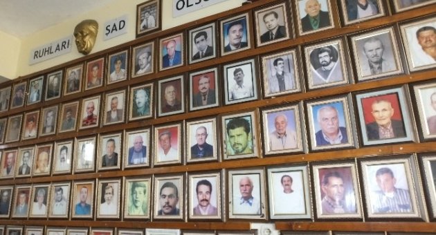 Burhaniye’de Kahvecinin Fotoğraf Sergisi