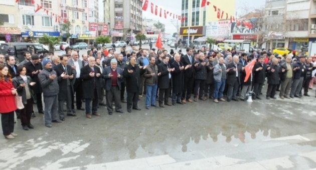 Burhaniye’de Karikatür Tepkisi