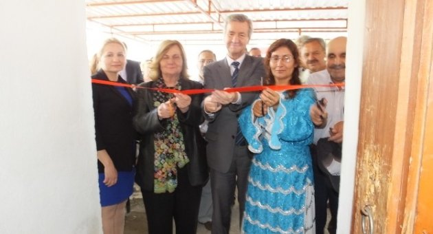 Burhaniye’de Kursiyer Kadınların Giysileri İlgi Odağı Oldu