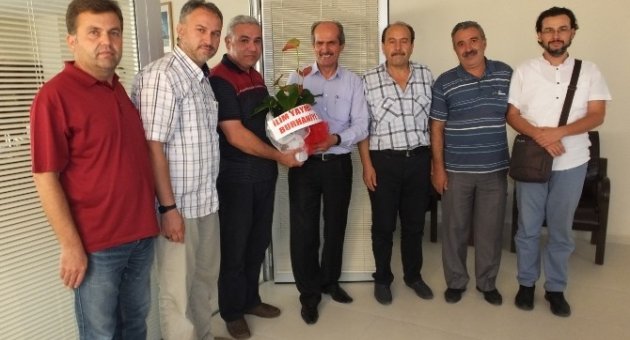 Burhaniye’de Müftü Öz’e Ziyaretçi Akını