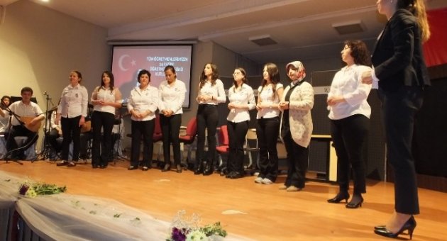 Burhaniye’de Öğretmenler Günü Kutlandı