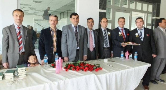 Burhaniye’de Peygamber (sav) Sevdalıları Salonları Doldurdu