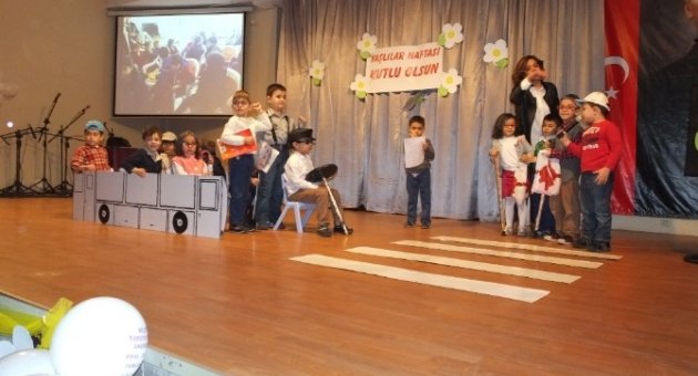 Burhaniye’de Yaşlılar Haftasına Sazlı Sözlü Kutlama