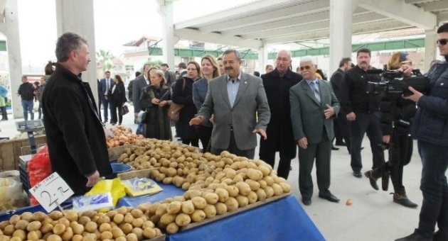 Burhaniye’de Yazlıkçıya Özel Pazar