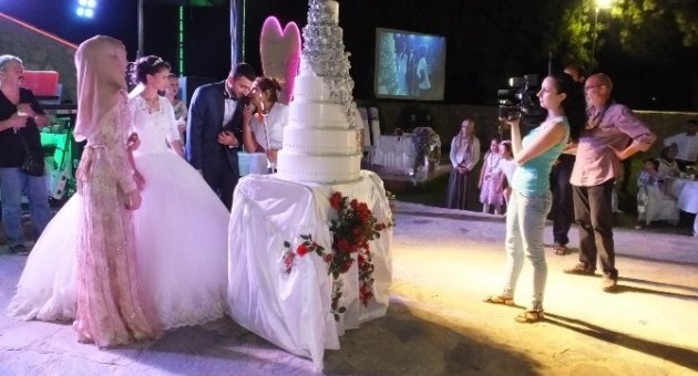 Burhaniyeli Aliye İlçenin İlk Kadın Kameramanı Oldu