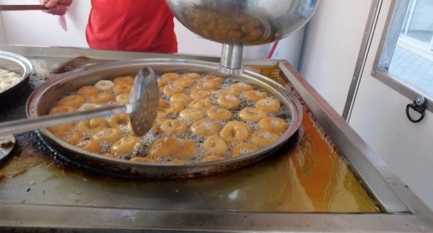 Burhaniyeli Esnaflardan Geleneksel Lokma Hayrı