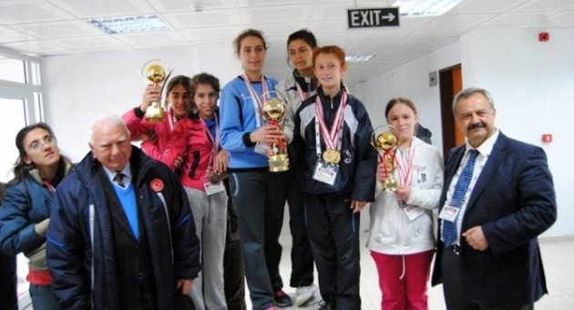 Burhaniyeli Özel Sporcular Balıkesir’de Madalyaları Topladı