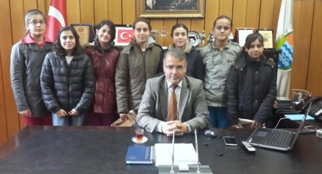 Burhaniyeli Sporcuların Kaymakam Ziyareti