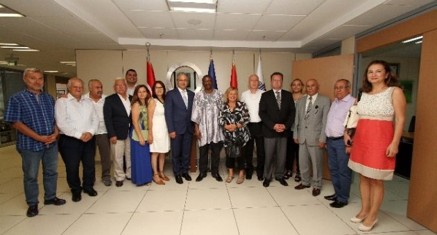Burkina Faso Türkiye Büyükelçisi Karşıyaka’ya Hayran Kaldı