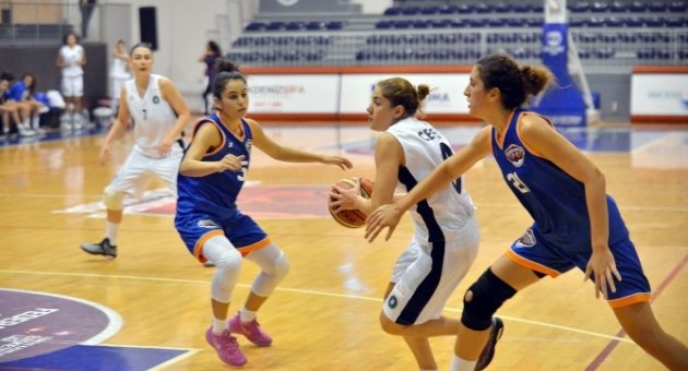 Bursa Büyükşehir Belediyespor’un Perileri Çeyrek Finalde