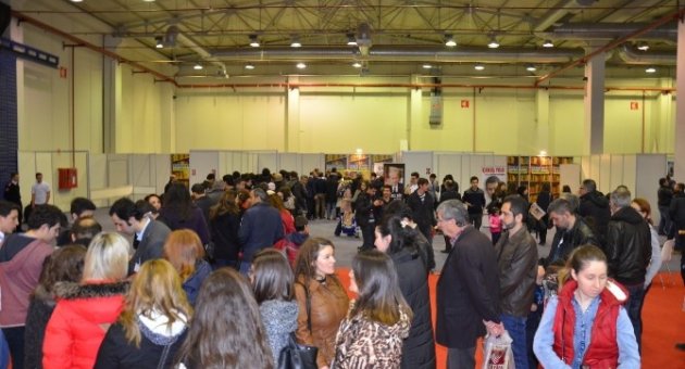 Bursa Kitap Fuarı’nda Başbuğ İzdihamı