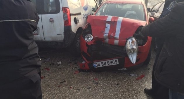 Bursa Mudanya Yolu’nda Onlarca Araç Birbirine Girdi...(2)