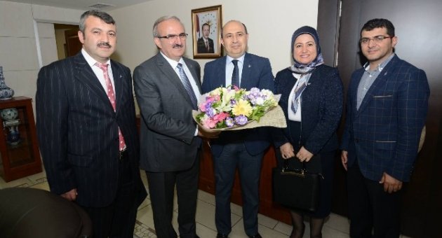 Bursa Valisi Münir Karaloğlu;