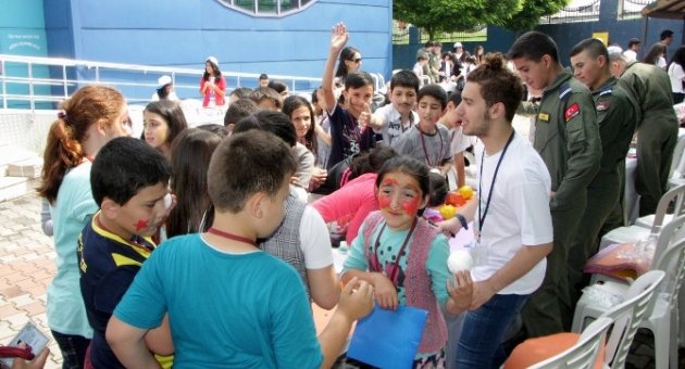 Bursa’da Binlerce Öğrenci Gökyüzüyle Tanıştı