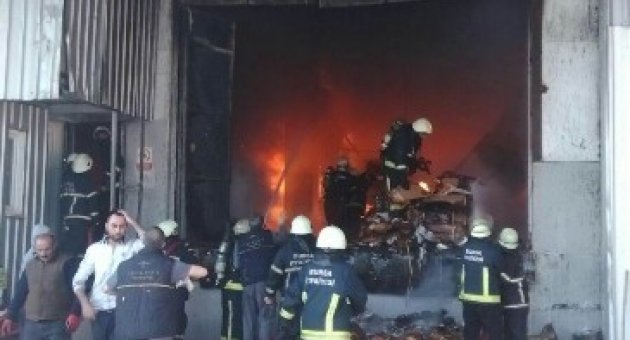 Bursa’da Büyük Fabrika Yangın...