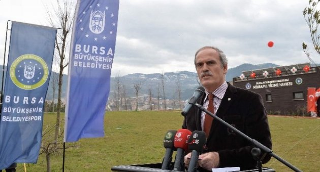 Bursa’da Büyükşehirden Kadınlara Özel Yüzme Havuzu