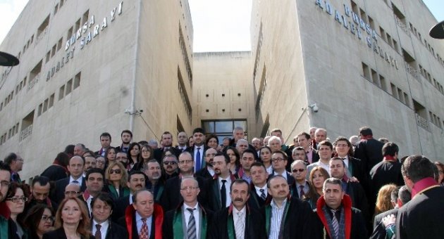 Bursa’da Hukukçular Çağlayan’daki Terör Saldırısını Kınadı