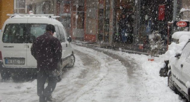 Bursa’da Kar Yağışı Hayatı Olumsuz Etkiliyor