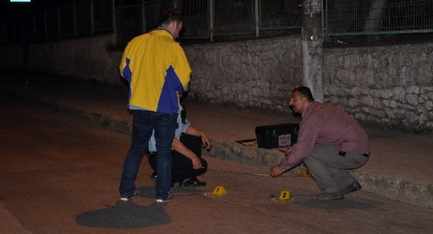 Bursa’da Maganda Kurşunu 2 Kişiyi Yaraladı
