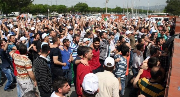 Bursa’da Otomotiv İşçilerinin Eylemi Devam Ediyor