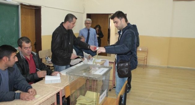 Bursa’da Oy Verme İşlemi Başladı