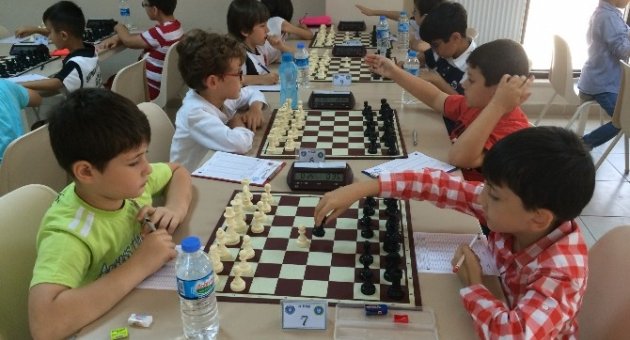 Bursa’da Satranç Turnuvaları Nefes Kesti