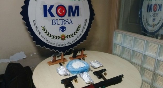 Bursa’da Terör Ve Uyuşturucu Operasyonu: 12 Gözaltı