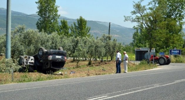 Bursa’da Traktörle Çarpışan Cip Taklalar Attı: 2 Yaralı