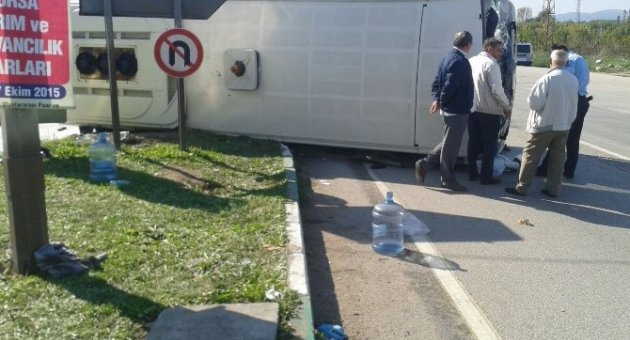 Bursa’da Yolcu Midibüsü Yan Yattı: 31 Yaralı