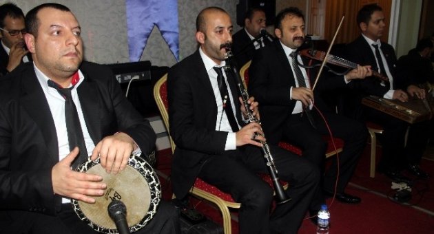 Bursa’daki Ak Partililer Vefa Yemeğinde Buluştu