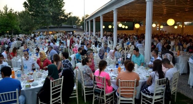 Bursalı Grubu Ailesi İftarda Bir Araya Geldi