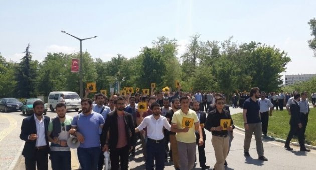 Bursalılar Mursi’ye İdam Verilmesini Protesto Etti