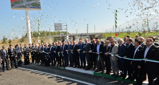 Bursa’nın En Büyük Kavşağı Açıldı, Başkan Direksiyona Bakan Ön Koltuğa Oturdu