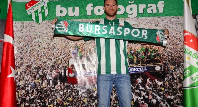 Bursaspor Berısha İle Sözleşme İmzaladı