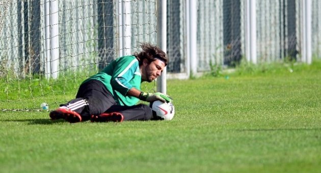 Bursaspor Frey İle Yollarını Ayırdı