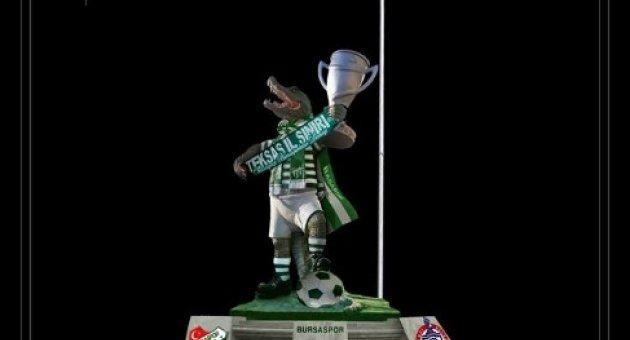 Bursaspor Parkına Timsah Heykeli