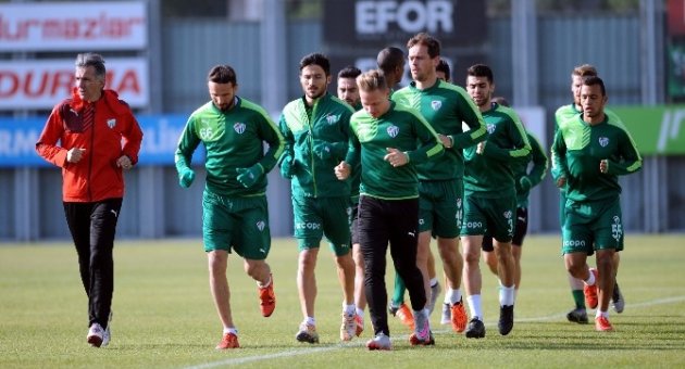 Bursaspor, Torku Konyaspor’a Bileniyor