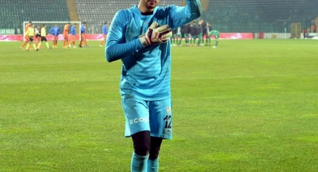 Bursaspor’da 3 Oyuncunun Ücretlerine İyileştirme Yapılacak
