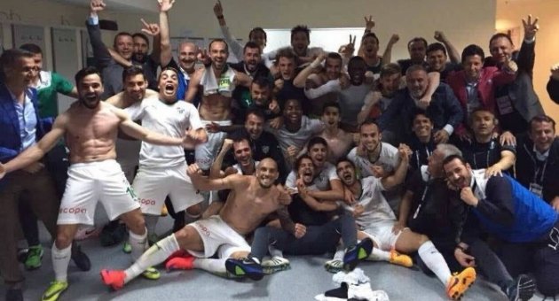 Bursasporlu Futbolcular Fenerbahçe Zaferini Böyle Kutladı