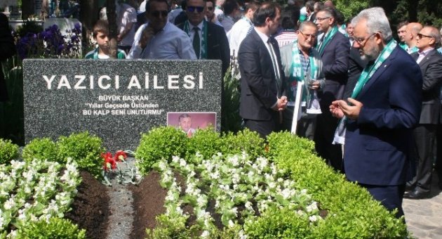 Bursaspor’un Efsane Başkanı Mezarı Başında Anıldı