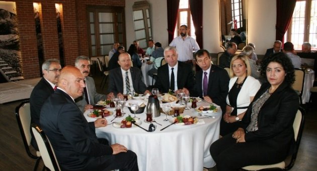 Büyükataman Muhtarlarla Bir Araya Geldi