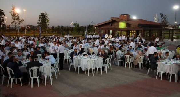 Büyükşehir Ailesi İftarda Buluştu