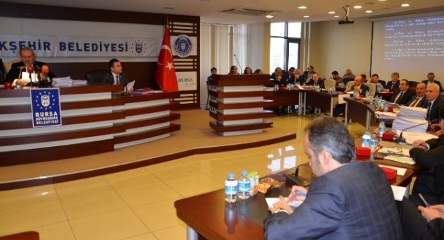 Büyükşehir Meclisi’nde Otobüs Tartışması