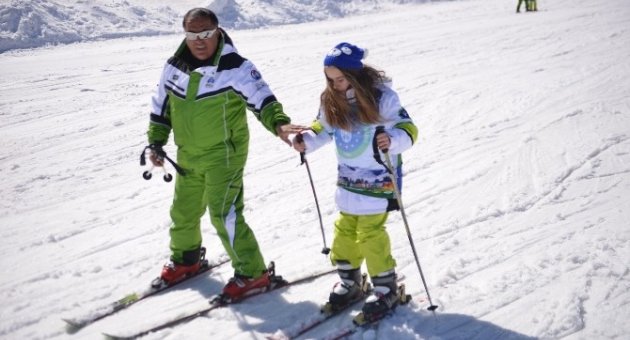 Büyükşehir’le Kayak Öğreniyorlar