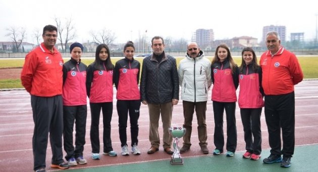 Büyükşehirli Atletler İspanya Yolcusu